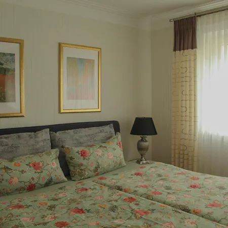 Sterzl Mit Terrasse Im *