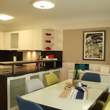 アパート Sterzl Mit Terrasse Im