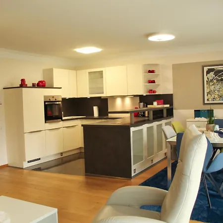Sterzl Mit Terrasse Im Apartman