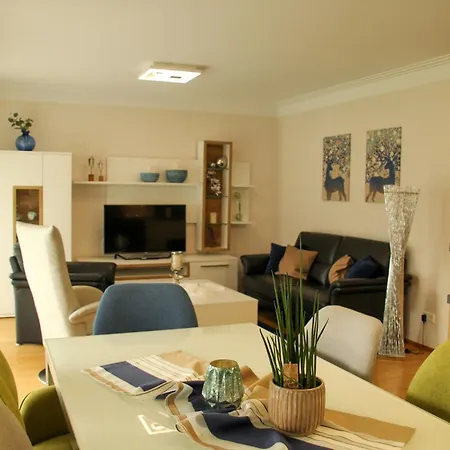 Sterzl Mit Terrasse Im Apartman *